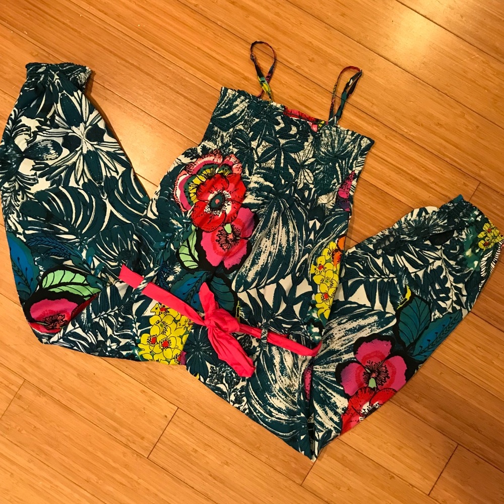 🌴 Desigual silky jumpsuit w tropical print. 🌴